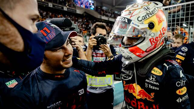 Verstappen Grijpt Historische Wereldtitel F1 Na Bloedstollend Duel Met ...