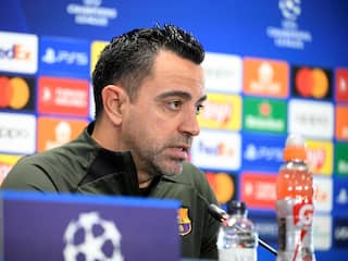 Barcelona-trainer Xavi verwacht 'voetbaloorlog' tegen PSG in Champions League