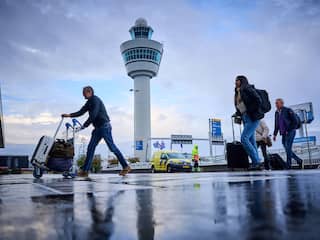 Harbers noemt krimp Schiphol vanaf november 'onwaarschijnlijk'