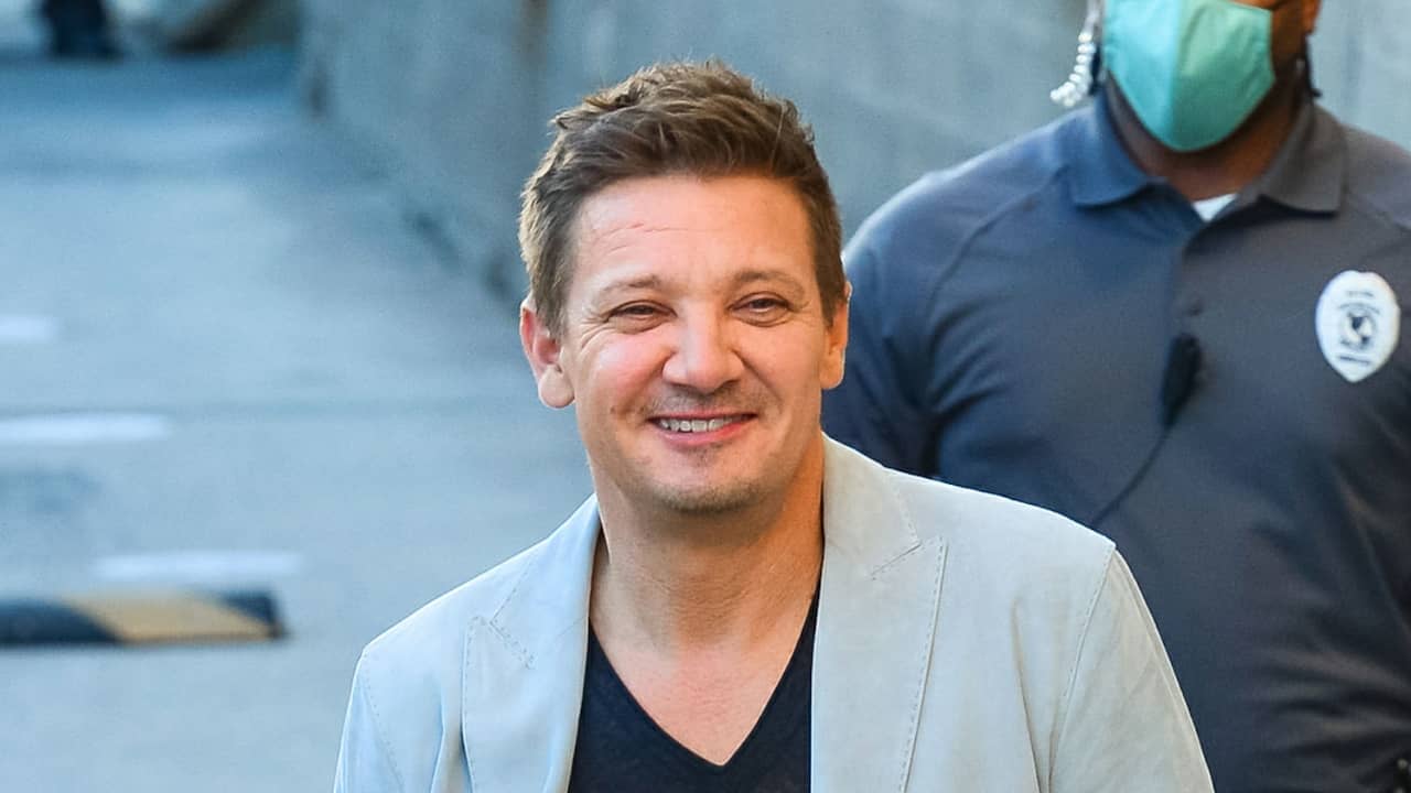 Jeremy Renner Broke More Than Thirty Bones In Snowplow Accident ...