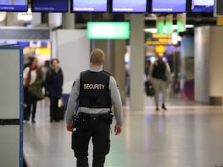 Vliegmaatschappij: Verdachte situatie in vliegtuig op Schiphol was vals alarm