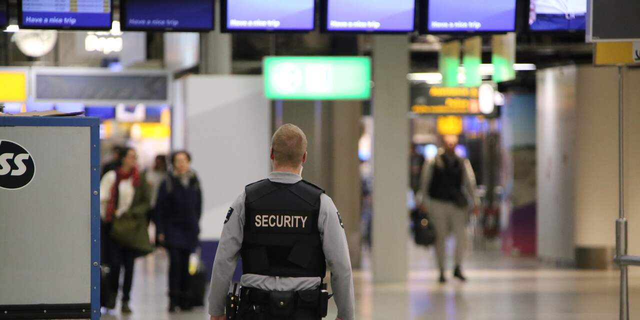 Vliegmaatschappij: Verdachte situatie in vliegtuig op Schiphol was vals alarm