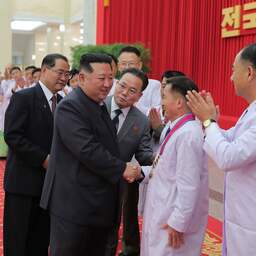 Noord-Korea zegt corona te hebben verslagen, Kim Jong-un was mogelijk besmet