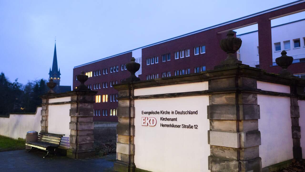 Sono almeno 2.174 le vittime di abusi sessuali nella Chiesa protestante tedesca |  al di fuori