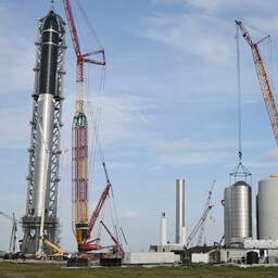 Maand na explosie rondt SpaceX nu wél succesvol test met raketonderdeel af