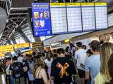 Schiphol vraagt airlines opnieuw om vluchten te schrappen vanwege drukte