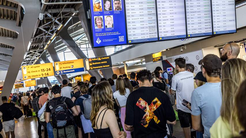 Schiphol vraagt airlines opnieuw om vluchten te schrappen vanwege drukte