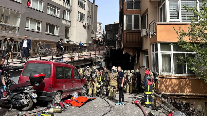 Zeker 29 doden en meerdere gewonden door brand in flatgebouw in Istanboel