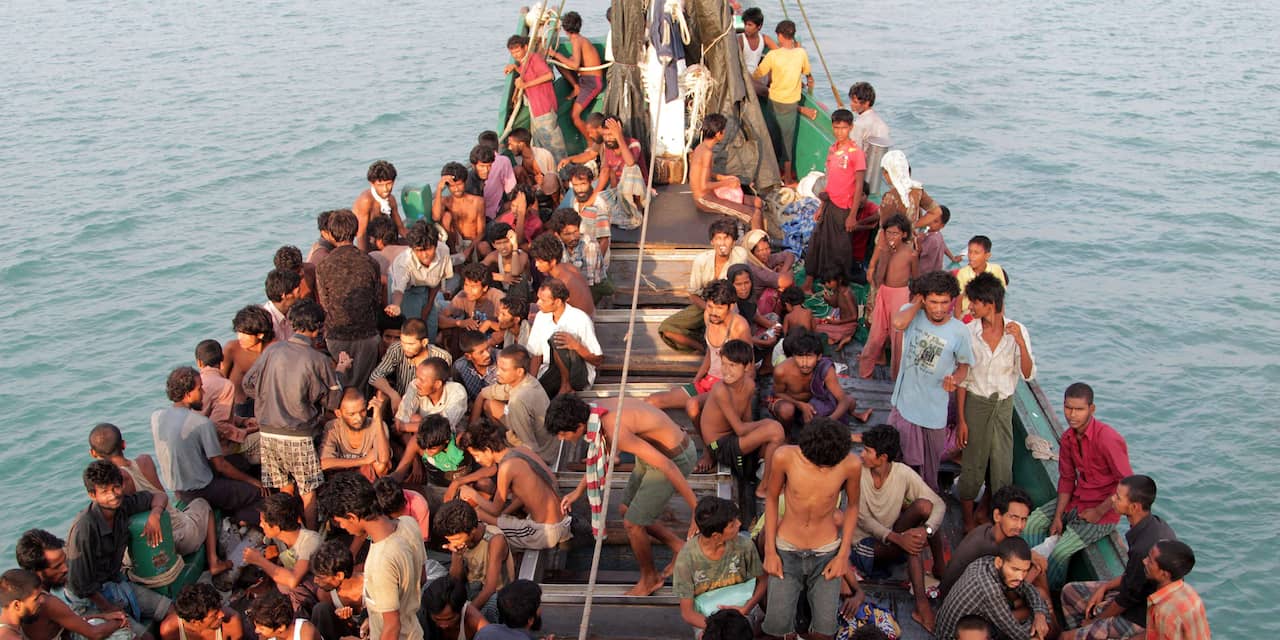 Migrantenschip Myanmar naar Bangladesh