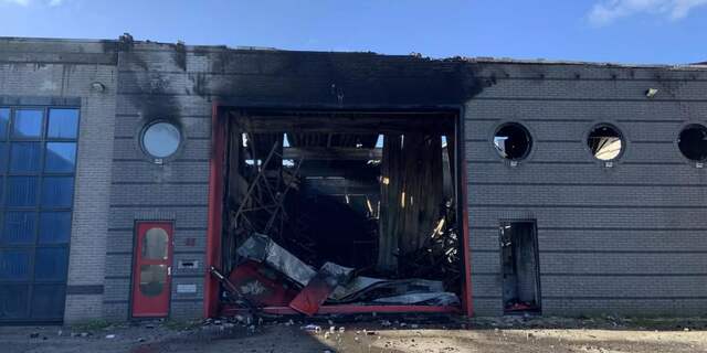 #Liion #BatteryFire (..) een opslagplaats voor lithiumbatterijen verwoest (..) Grote brand op Waarderpolder, opslagplaats voor batterijen verwoest. via @NUnl