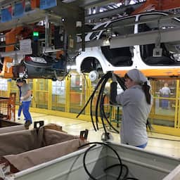 Renault verkoopt Lada-fabrieken in Rusland aan Russische overheid