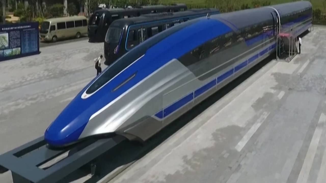 Beeld uit video: China test supersnelle magneetzweeftrein