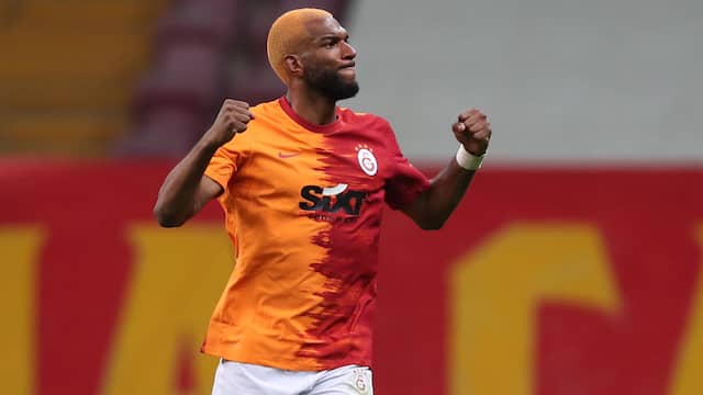 Ryan Babel is de laatste weken op dreef voor Galatasaray, maar is zijn plek in het Nederlands elftal kwijt.