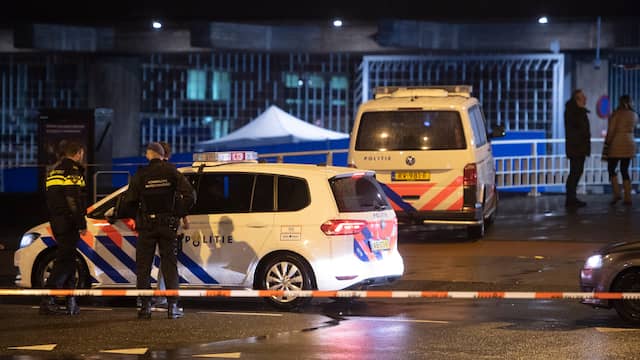 Door politie in Amsterdam doodgeschoten man (31) had nepwapen bij zich
