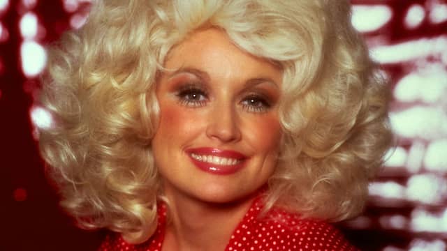 Parton in 1982, in de film Best Little Whorehouse in Texas.