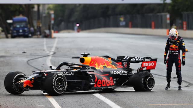 De coureur van Red Bull Racing kan zich pas over twee weken in de Grand Prix van Frankrijk revancheren.