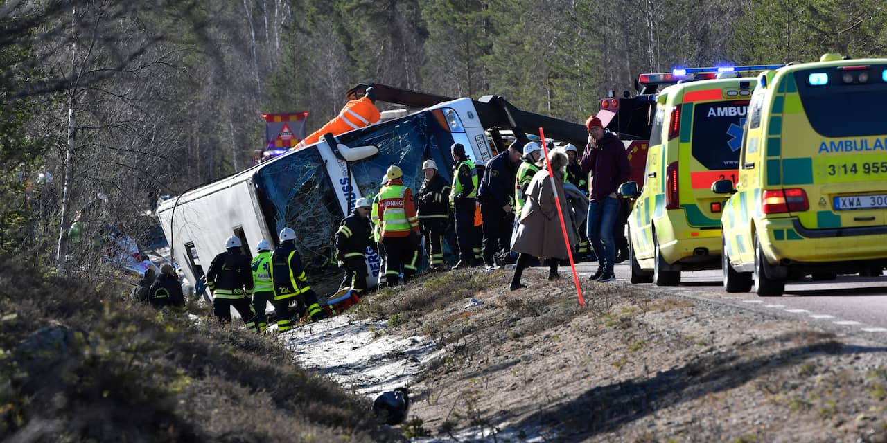 Drie doden bij busongeluk met schoolkinderen in Zweden