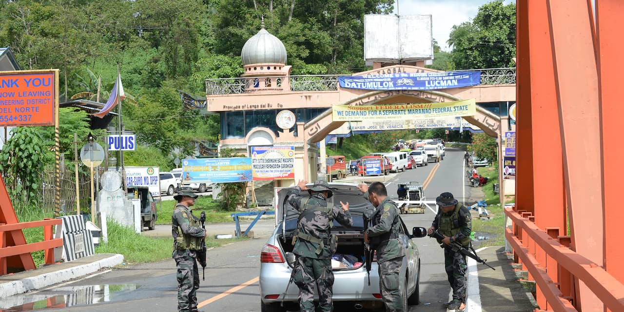 Honderd militairen naar gevecht islamitische militanten op Filipijns eiland