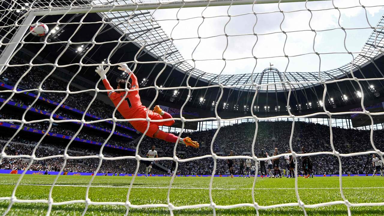 Kane zet Tottenham met schitterende knal op 1-0 tegen Brentford | NU.nl