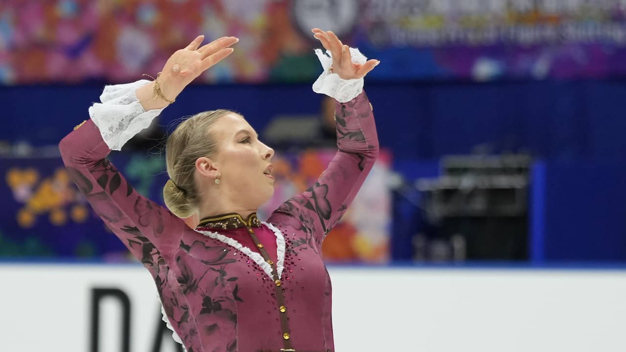 Lindsay van Zundert Withdraws from European Figure Skating Championships: Dutch Selection Opts Out