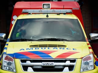 'Brandweer rukt uit voor mogelijke brand in ambulance bij ingang UMCG'