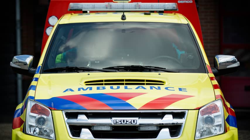 A44 richting Amsterdam weer open na brandende ambulance