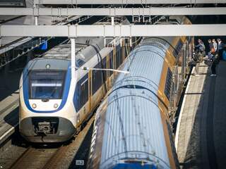 NS plaatst treinsimulator op stations om personeel te werven