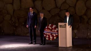 Minister Hoekstra eert Holocaustslachtoffers in Jeruzalem