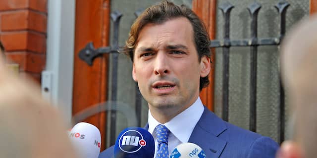 Officier van Justitie vindt dat beveiligers van Baudet zich schuldig maakten aan openlijke geweldpleging of mishandeling, maar laat de zaak niet voorkomen.
