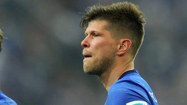 Klaas-Jan Huntelaar hield het in 2017 niet droog bij zijn afscheid van Schalke 04.