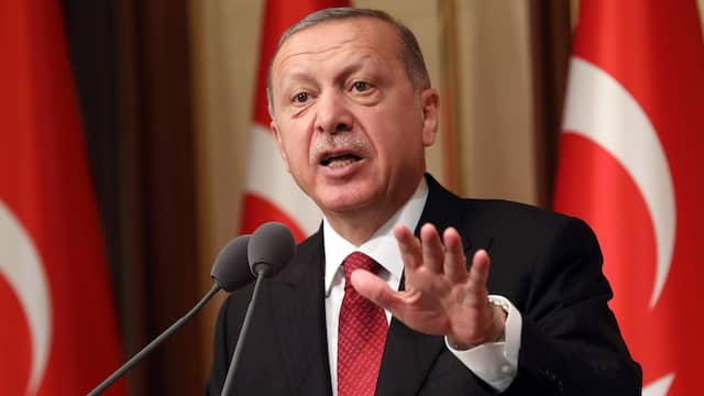Waarom Erdogan en het geïsoleerder rakende Turkije om zich heen slaan