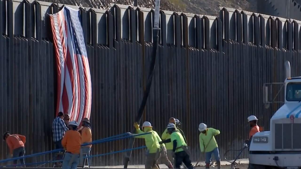 Beeld uit video: Stichting bouwt in korte tijd eigenhandig Amerikaanse grensmuur
