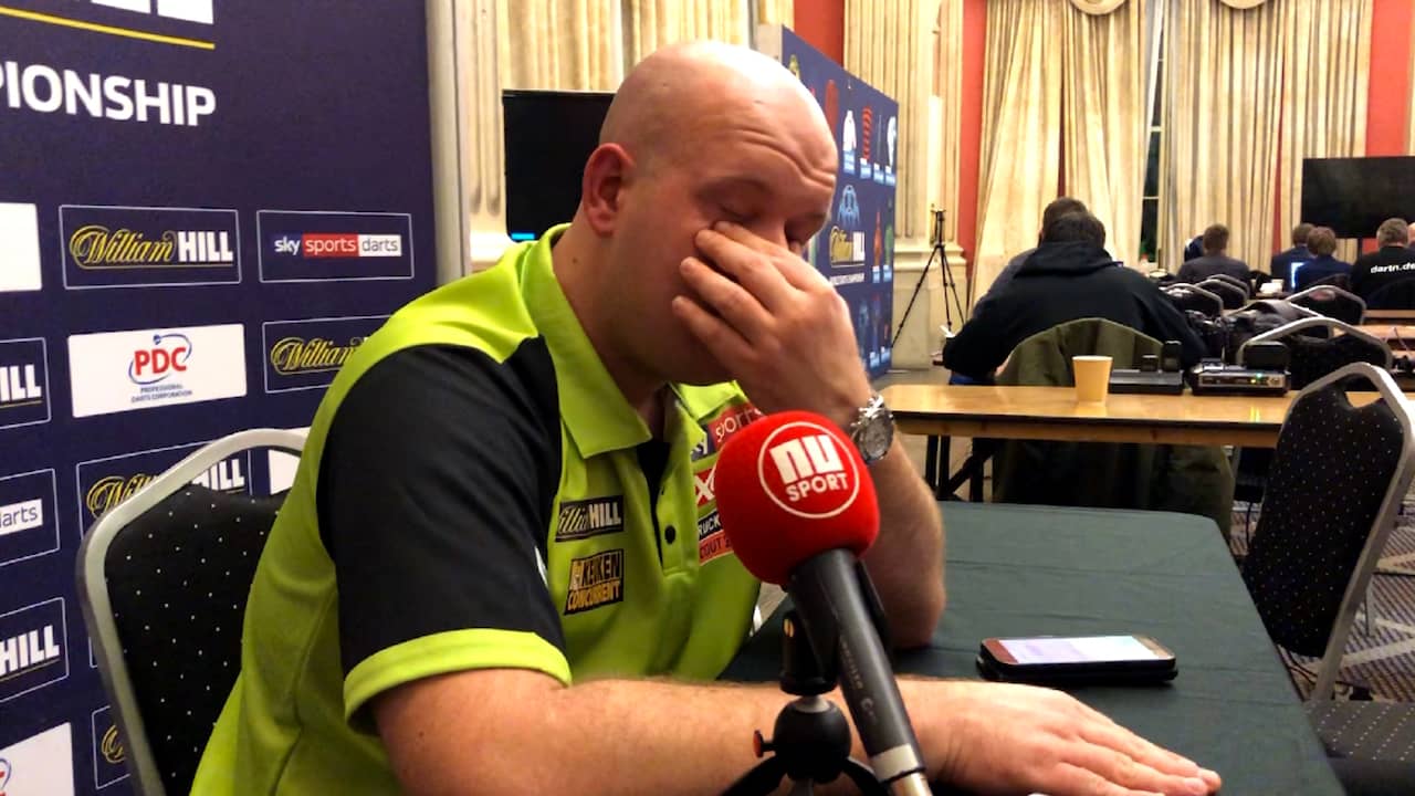 Van Gerwen in tranen na beladen WK-duel met Klaasen
