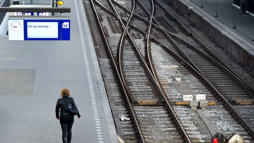 Reizigers Dupe Van Wisselstoring Tussen Meppel En Zwolle: Uur ...