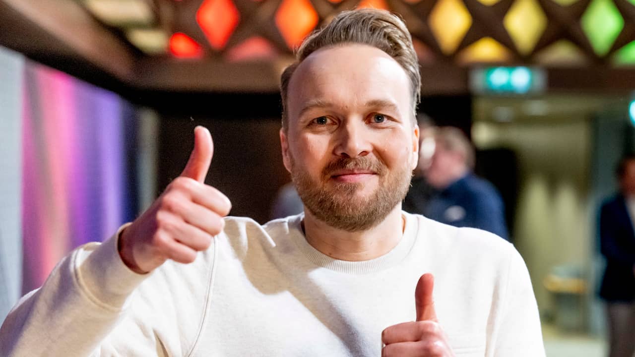 Arjen Lubach Receives Winq Award for Commitment to the Rainbow Community |  modes