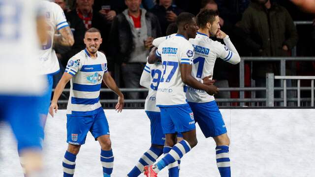 PEC Zwolle kwam via Daishawn Redan verrassend op voorsprong in Eindhoven.