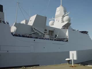 Nederlands marineschip vertrekt richting conflict in Rode Zee