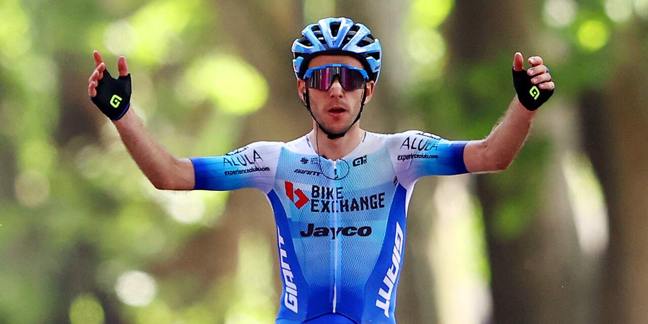 Yates wint zware heuvelrit in Giro d'Italia, Carapaz rijdt López uit roze trui