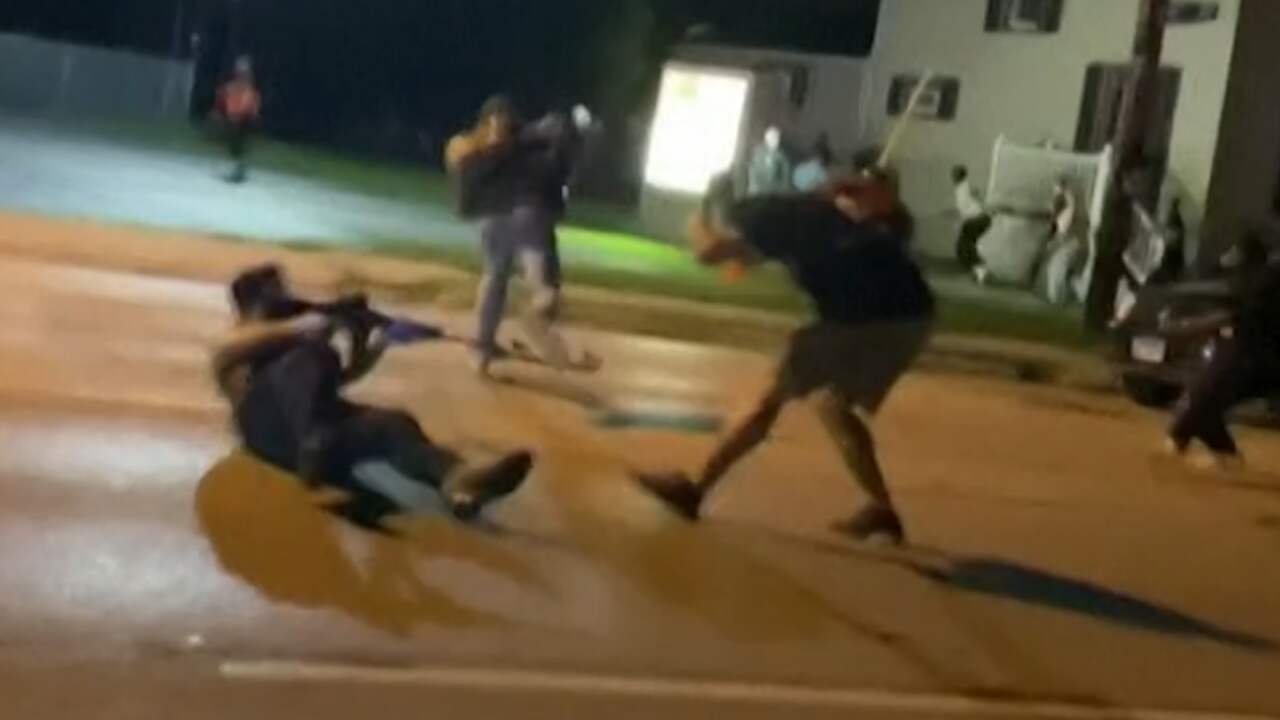 Beeld uit video: Zeventienjarige jongen opgepakt voor dodelijke schietpartij Kenosha
