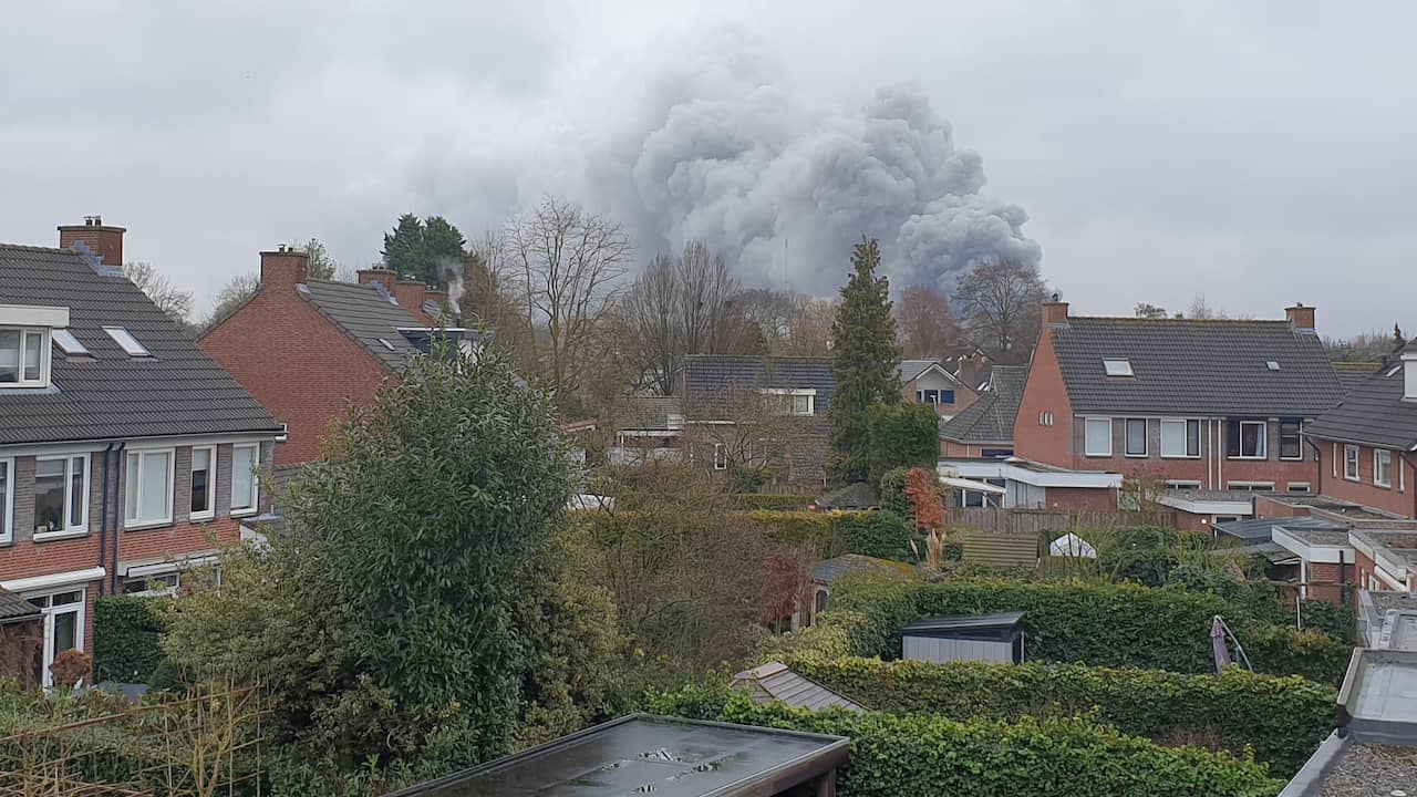 Major fire at scrap processor in Den Bosch, smoke can be seen in a wide area |  NOW