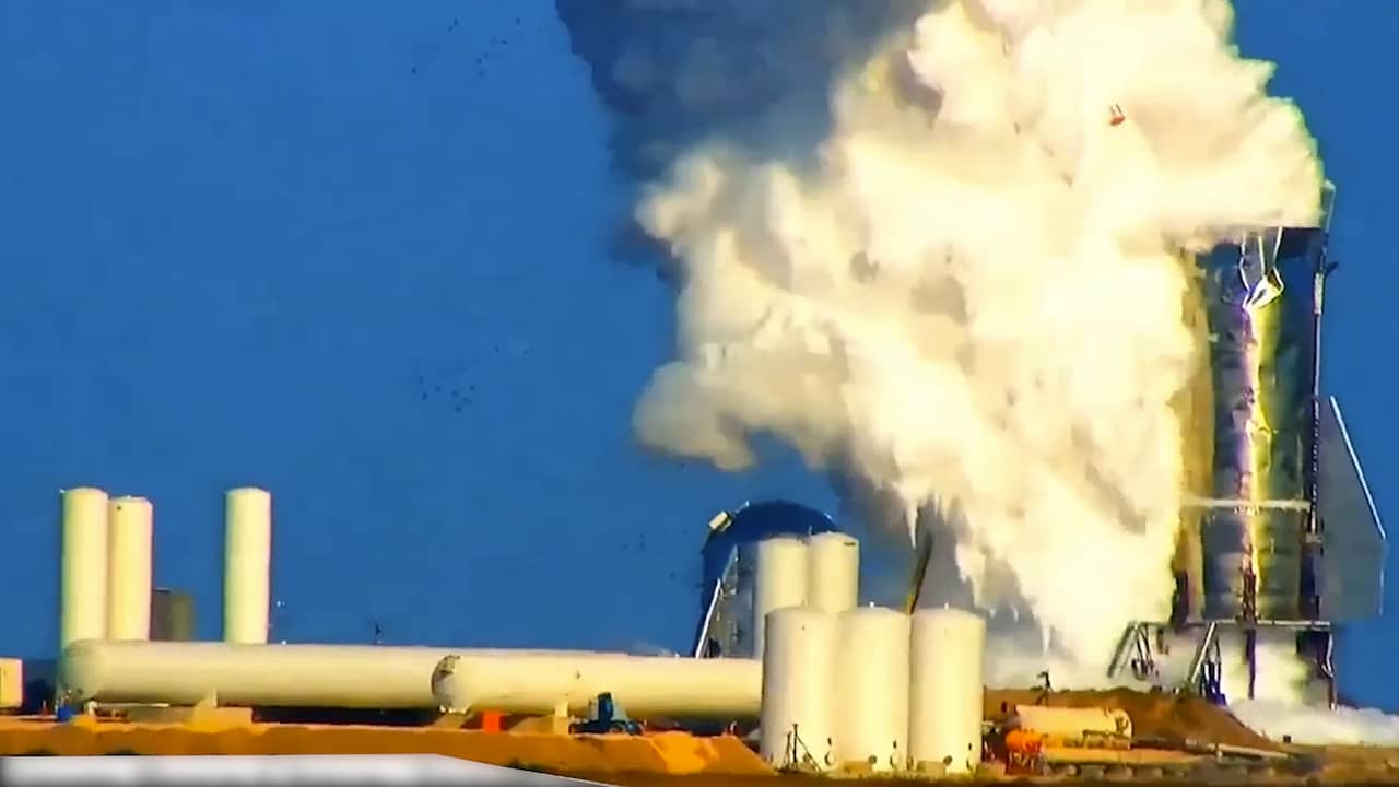 Enorme rookpluim te zien na ontploffing SpaceX-raket