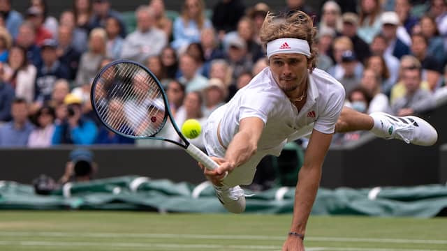 Alexander Zverev vloog eruit op Wimbledon.
