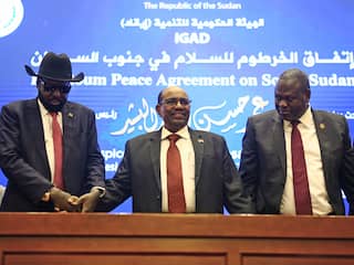 President en rebellenleider Zuid-Soedan tekenen wapenstilstand