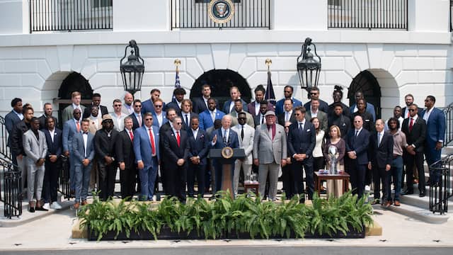 In footage | Joe Biden pays tribute to Tampa Bay Tremendous Bowl winners at White Home 1 Shortly after Joe Biden's inauguration as Donald Trump's successor, Tampa Bay, led by star player Tom Brady, won the NFL.