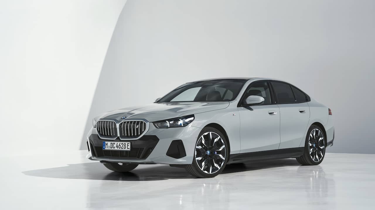 Beeld uit video: Eerste kennismaking: BMW 5 Serie en i5