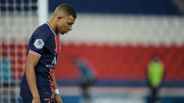 Teleurstelling bij Kylian Mbappé na de nederlaag tegen AS Monaco.