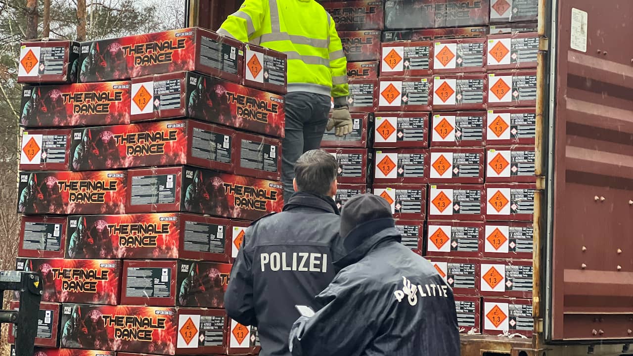 Die Polizei findet in Deutschland eine Viertelmillion Kilo niederländischer Feuerwerkskörper |  Innere