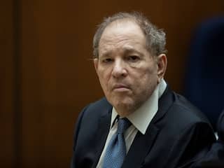 Hof VS draait een veroordeling van Weinstein terug, producent blijft vastzitten