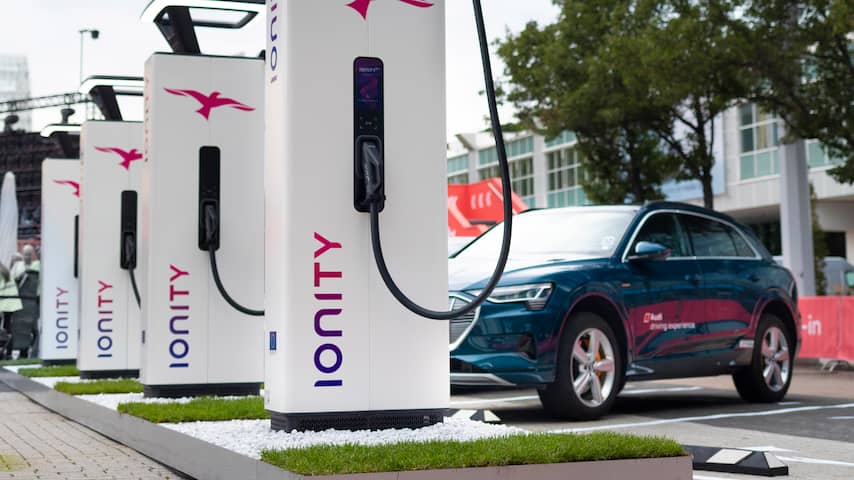 Door de nieuwe overheidsmaatregel kunnen werknemers meer dan ooit gedwongen worden tot een elektrische auto van de zaak, in plaats van plug-in hybrides of benzineversies.