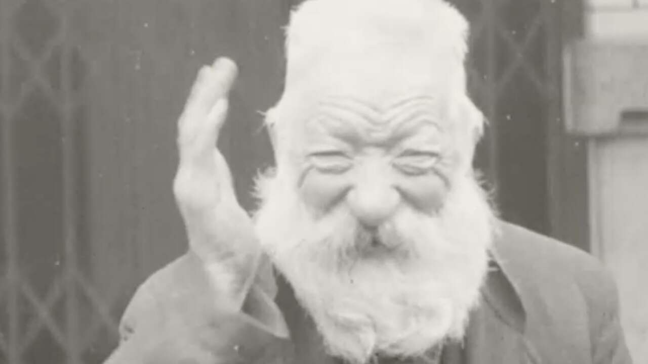 Beeld uit video: Verkiezingsstunt in 1921: Zwerver in de Amsterdamse gemeenteraad
